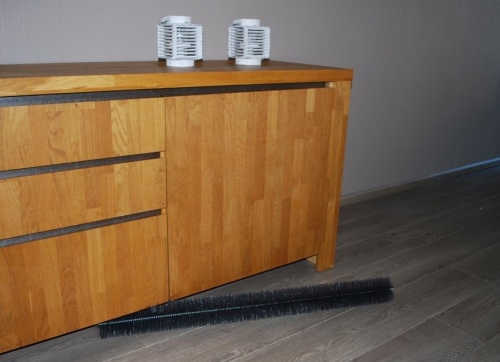 Stopborstel voor onder de bank